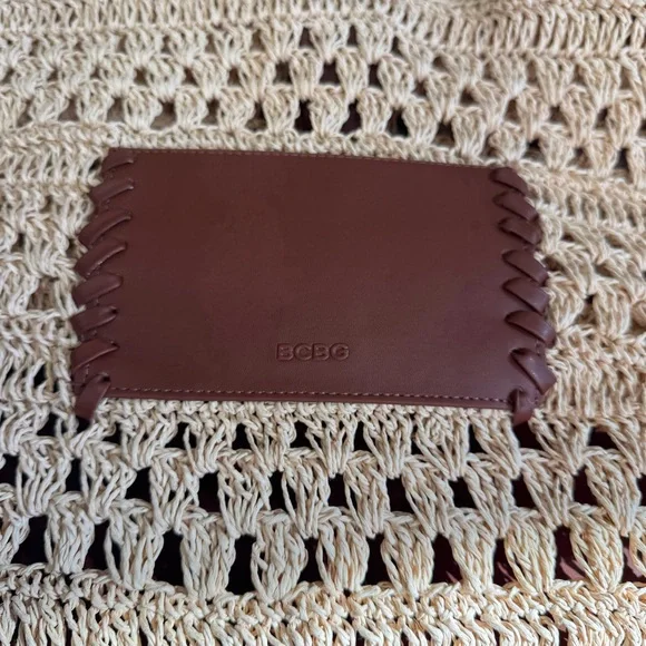 BCBG Woven Raffia Tote Bag Leather Handles Logo Patch Boho Vacation - Picture 14 of 16